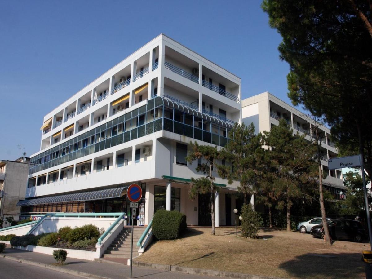 Nice Apartment With Terrace Next To The Sea Bibione Eksteriør billede